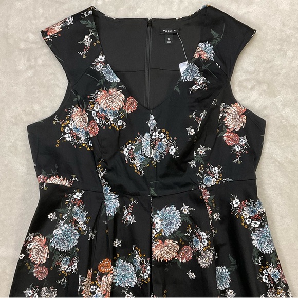 NWT Torrid Black & Pink Floral Fit & Flare Dress Women’s Sz 18 - Picture 5 of 9